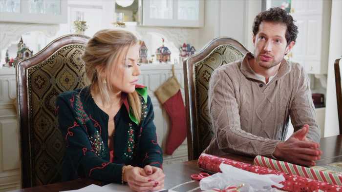 Gallery image holiday hunk